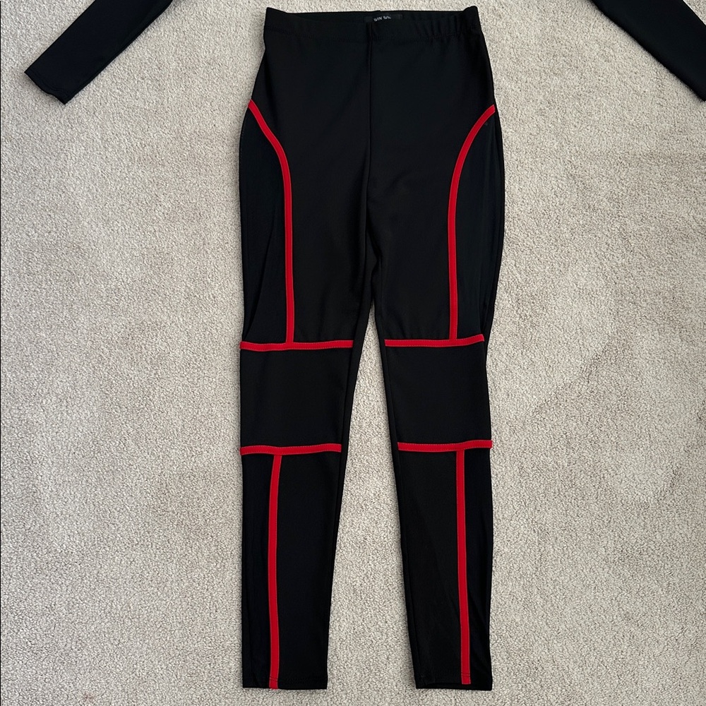 WinWin Black and Red Two-Piece Set - Picture 5 of 5